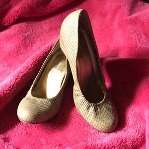 BCBGeneration heels Size 7